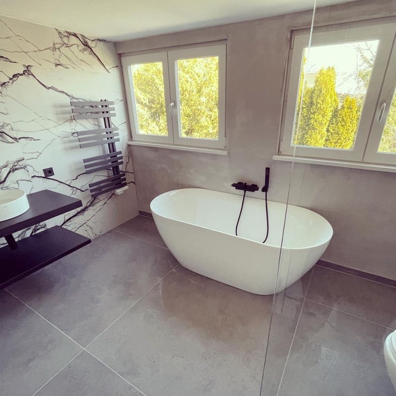 Modernes Badezimmer nach Komplettsanierung